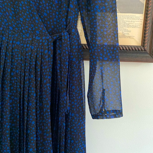 Frame and Partners wrap dress. - Picture 5 of 10